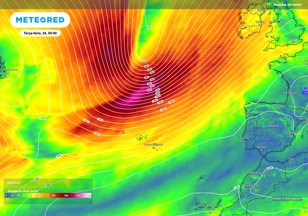 Campo de rajadas de vento e isóbaras previsto para terça-feira, 24, às 00h. O núcleo da depressão, com pressão inferior a 980 hPa, deverá gerar rajadas muito fortes no Atlântico Norte, enquanto em Portugal o aumento do vento estará sobretudo associado à passagem das frentes e ao reforço do fluxo de sudoeste.