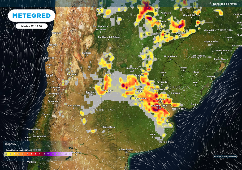 Densidad de rayos Martes 27 de enero a las 15 h. Es probable la ocurrencia de tormentas eléctricas en el AMBA en la tarde del martes 27.