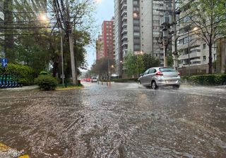 Otra semana pasada por agua en Santiago: regresan las lluvias y las tormentas eléctricas desde este día