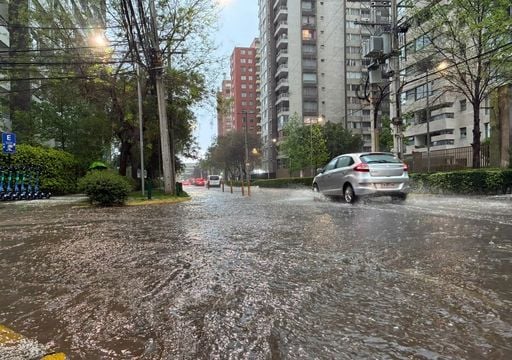 Otra semana pasada por agua en Santiago: regresan las lluvias y las tormentas el&eacute;ctricas desde este d&iacute;a