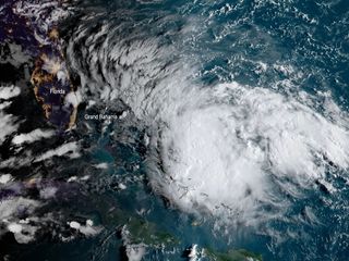 Otro golpe para Bahamas: llega la tormenta Humberto