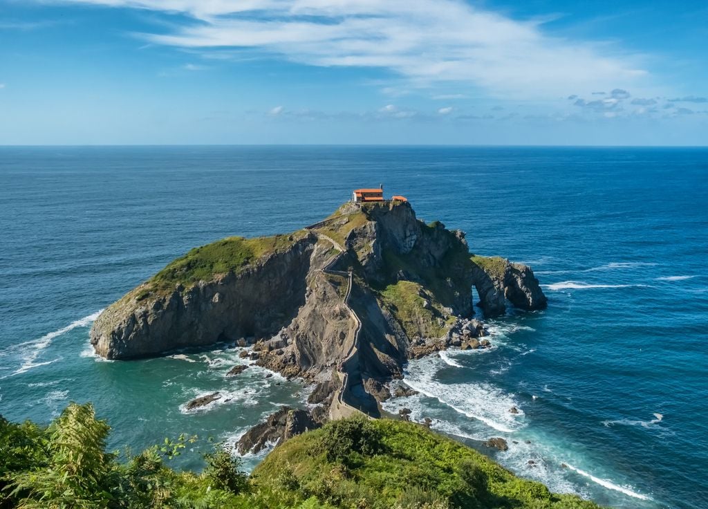 San Juan de Gaztelugatxe, site emblématique de la cote basque espagnole.