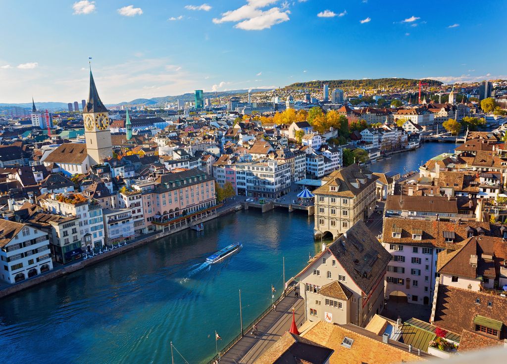 Zurich est traversée par la rivière Limmat.