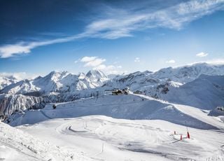 Où se situe le domaine skiable le plus grand au monde ? La réponse va vous surprendre ! 
