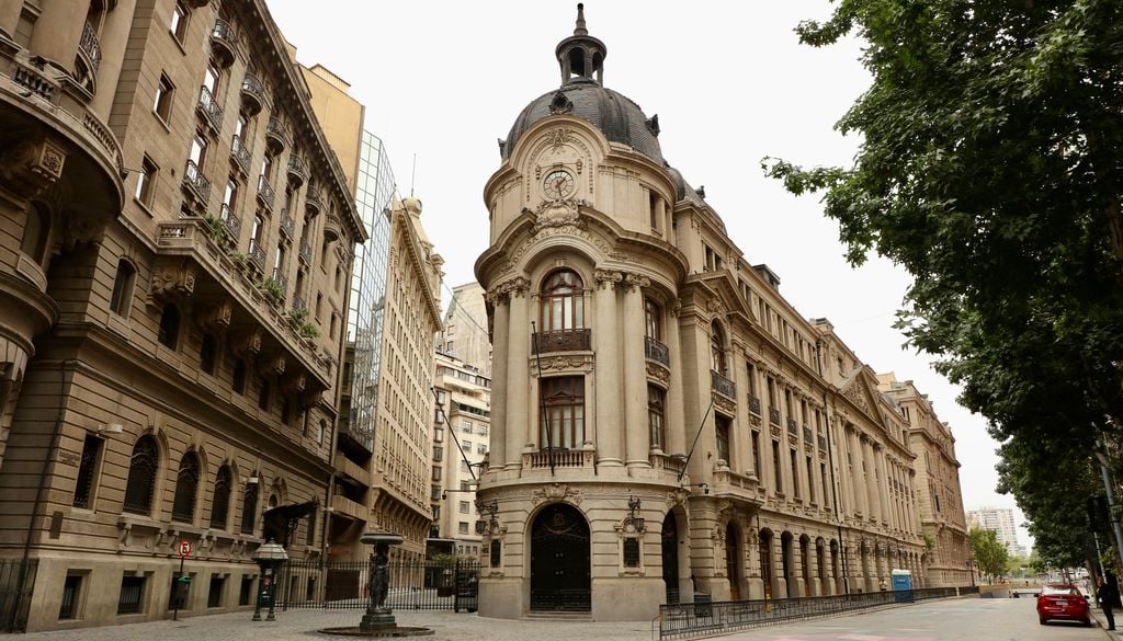 Edificio de la Bolsa de Comercio de Santiago de chile. Edificio de la Bolsa de Comercio de Santiago.