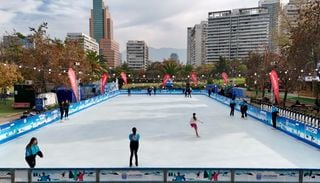 Panorama para vacaciones: descubre el nuevo megatobog&aacute;n de hielo en el &ldquo;Invierno M&aacute;gico&rdquo; del Parque Araucano