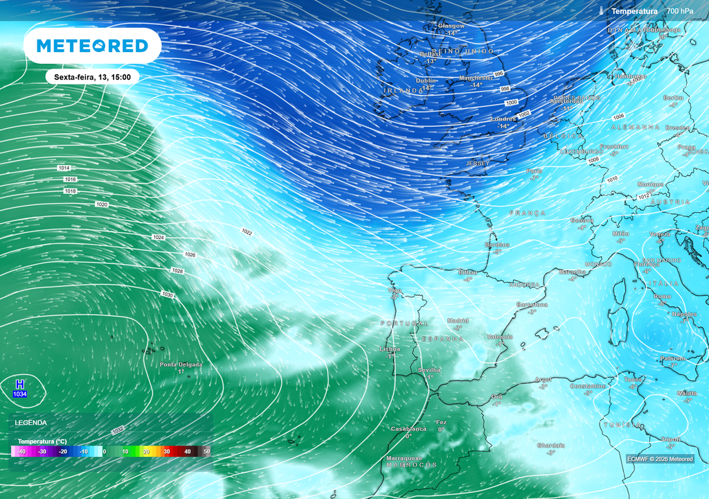 Temperatura a 700 hPa e ondulação do jato polar (sexta-feira). A ondulação do jato polar transporta ar mais frio para o norte da Península Ibérica. Esta intrusão de ar polar em altitude será responsável pela descida mais acentuada das temperaturas no Norte de Portugal durante sexta-feira.