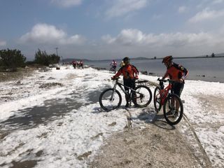 Cabo Frio, RJ: parece neve, mas é espuma do mar!