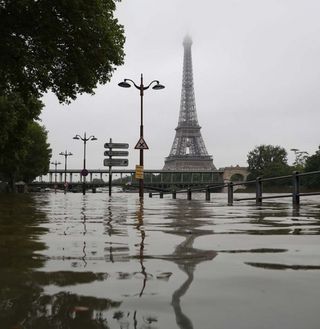 París al límite por la crecida del Sena