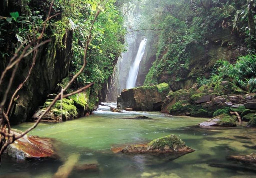 A Cachoeira das Andorinhas, no Núcleo de Santana, no parque PETAR. Crédito: Divulgação.
