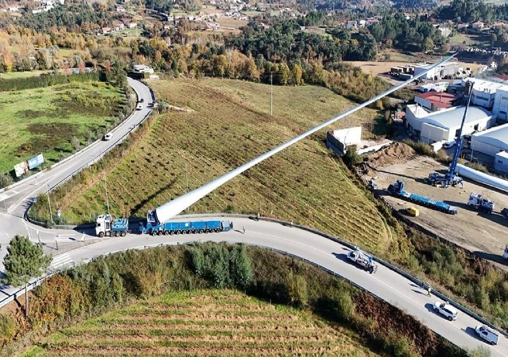 Transporte de pás do Parque Eólico do Tâmega Transporte de pás do Parque Eólico do Tâmega