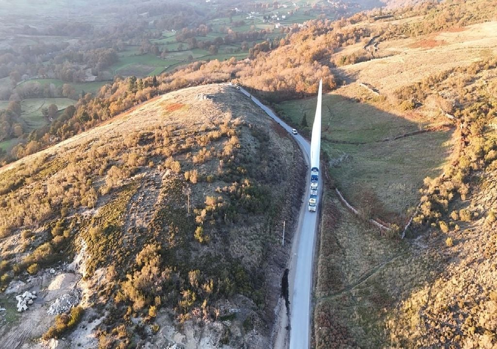 Transporte de pás do parque eólico do Tâmega Transporte de pás do parque eólico do Tâmega