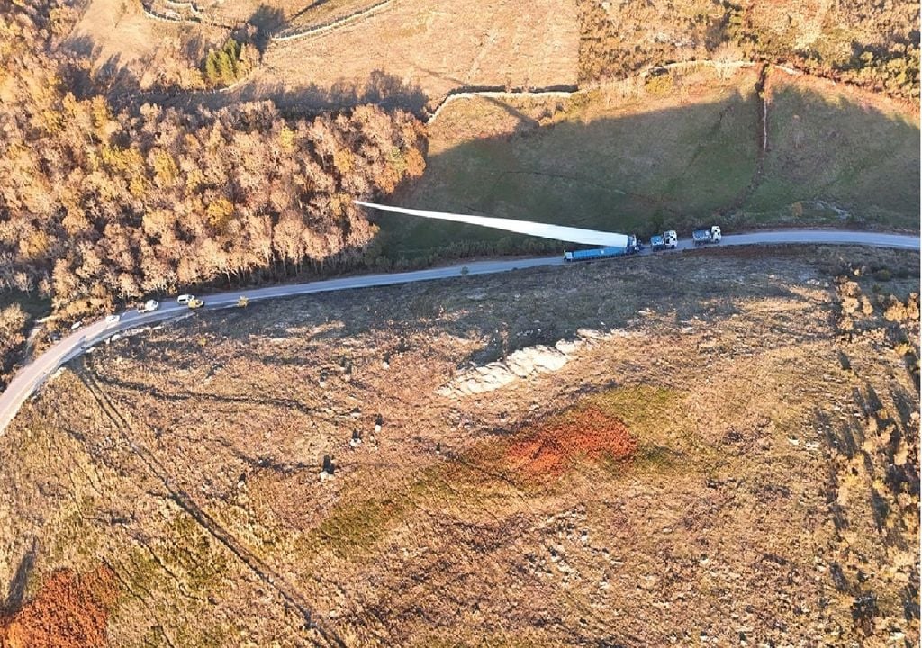 Transporte de pás do parque eólico do Tâmega Transporte de pás do parque eólico do Tâmega