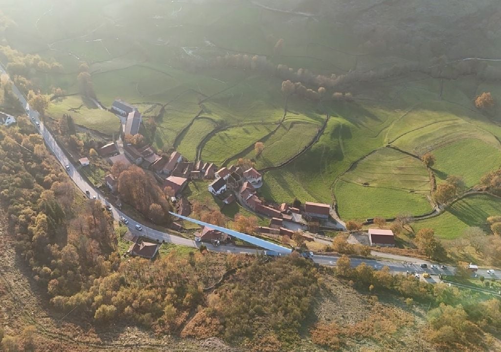 Transporte de pás do parque eólico do Tâmega Transporte de pás do parque eólico do Tâmega