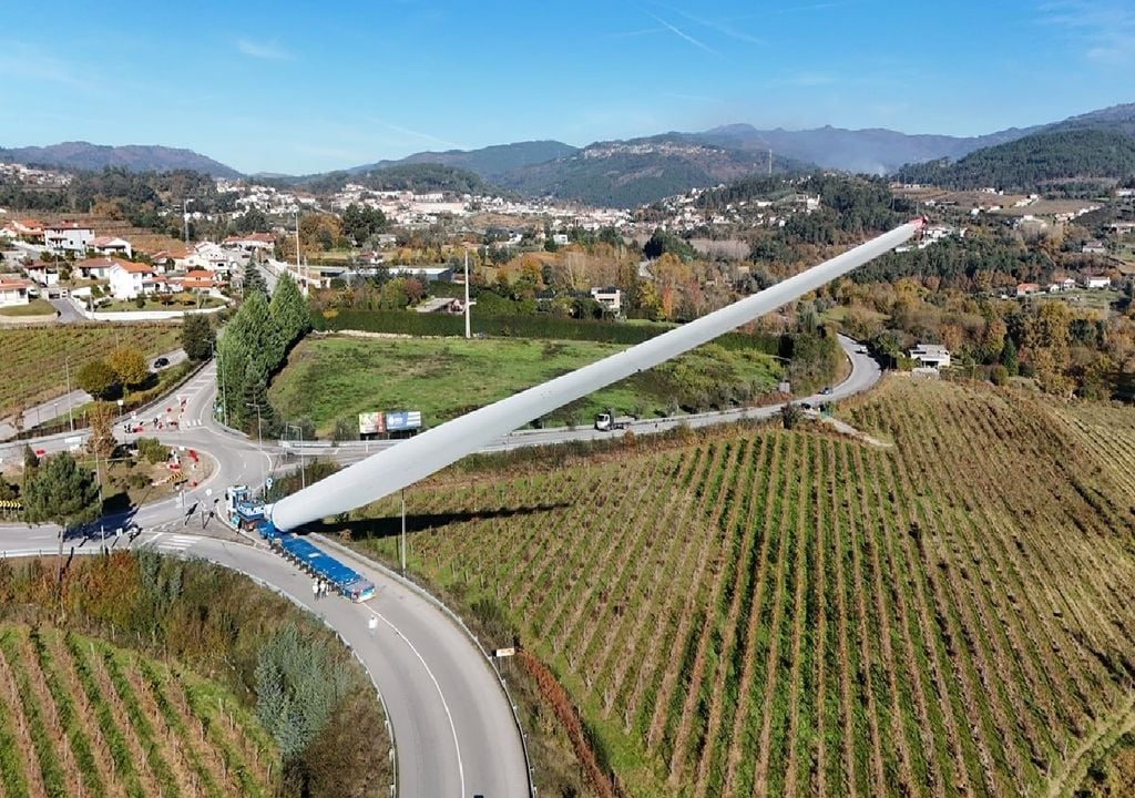 transporte de pás para o parque eólico do Tâmega transporte de pás para o parque eólico do Tâmega