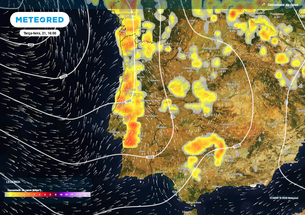 Os mapas vislumbram a ocorrência de trovoadas no Norte e Centro, tanto na segunda como na terça-feira. No primeiro destes dias a atividade elétrica será mais contida e localizada, mas na terça-feira torna-se evidente que a área geográfica abrangida será substancialmente maior, refletindo-se um espalhamento da instabilidade atmosférica.
