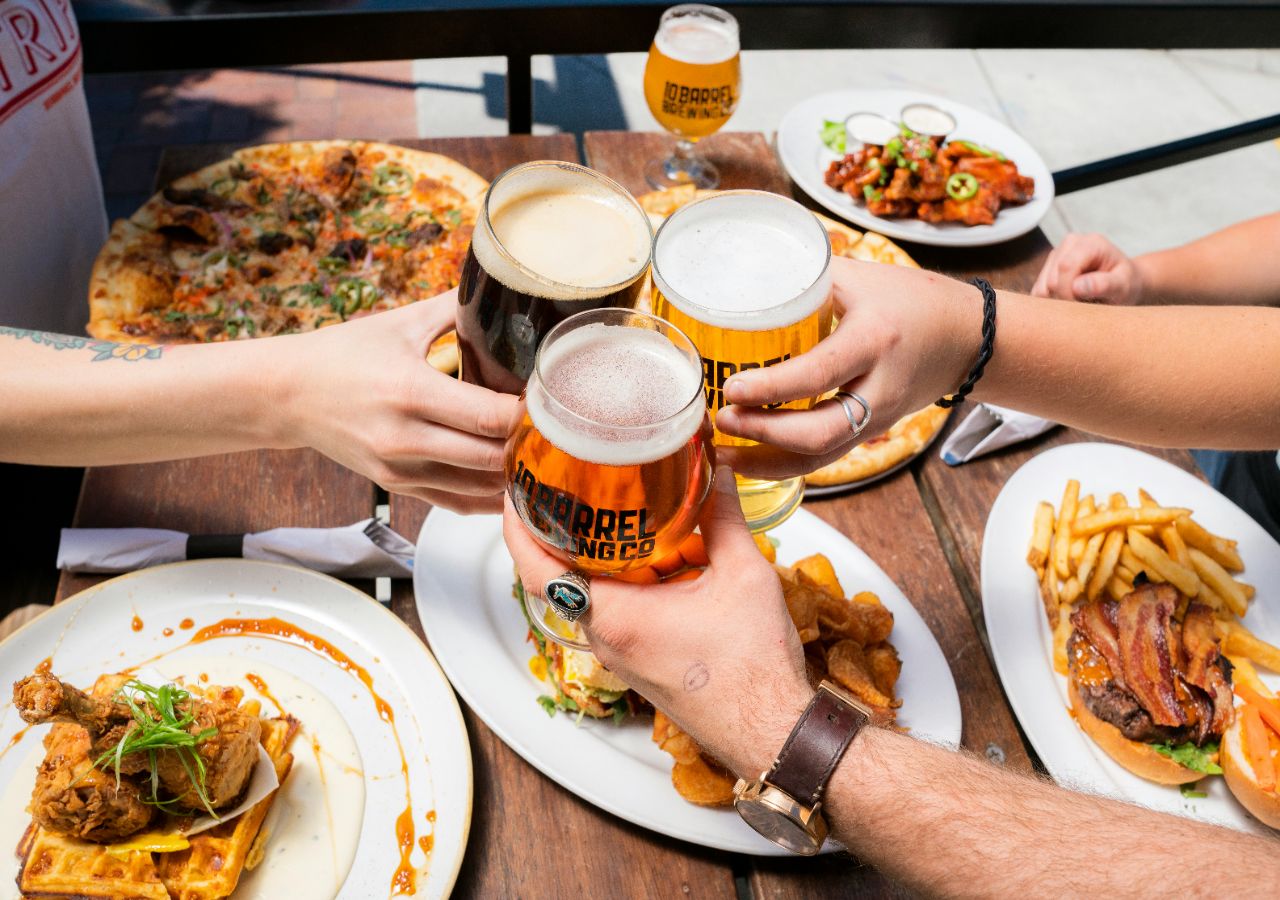 Um brinde à gastronomia nacional. Foto: Unsplash