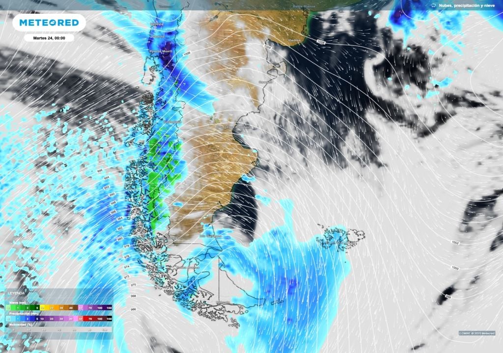 Frente frío El frente frío que llegará desde el océano Pacífico aportará lluvias y nevadas en la cordillera. Algunas lluvias se proyectarán más hacia el este sobre Chubut.
