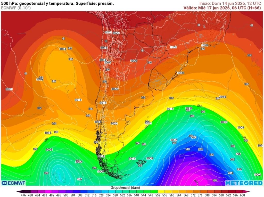Carta altura La carta en el nivel de 500 hPa prevista por el ECMWF para el miércoles 17 muestra una amplia cuña extendida desde el centro de Argentina hacia toda la Patagonia.