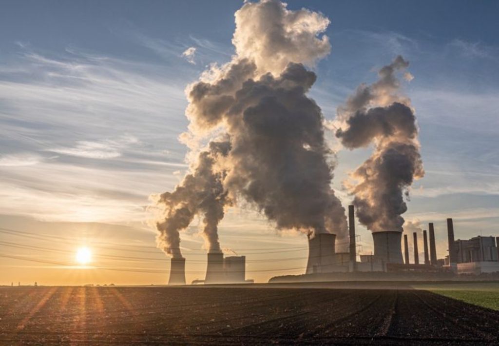 O gás carbônico (CO2) é um dos principais gases de efeito estufa, que contribui para o aquecimento global do planeta, e é emitido principalmente pela queima de combustíveis fósseis para atividades humanas. Crédito: Divulgação.