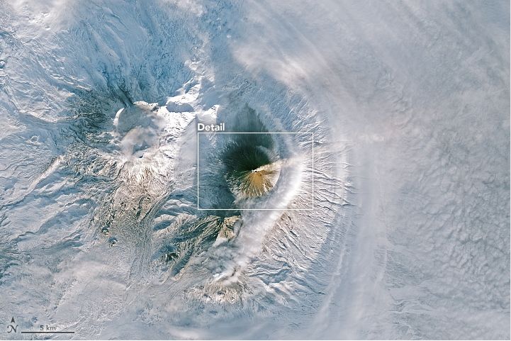 Penachos Sobre La Península De Kamchatka Penachos Sobre La Península De Kamchatka