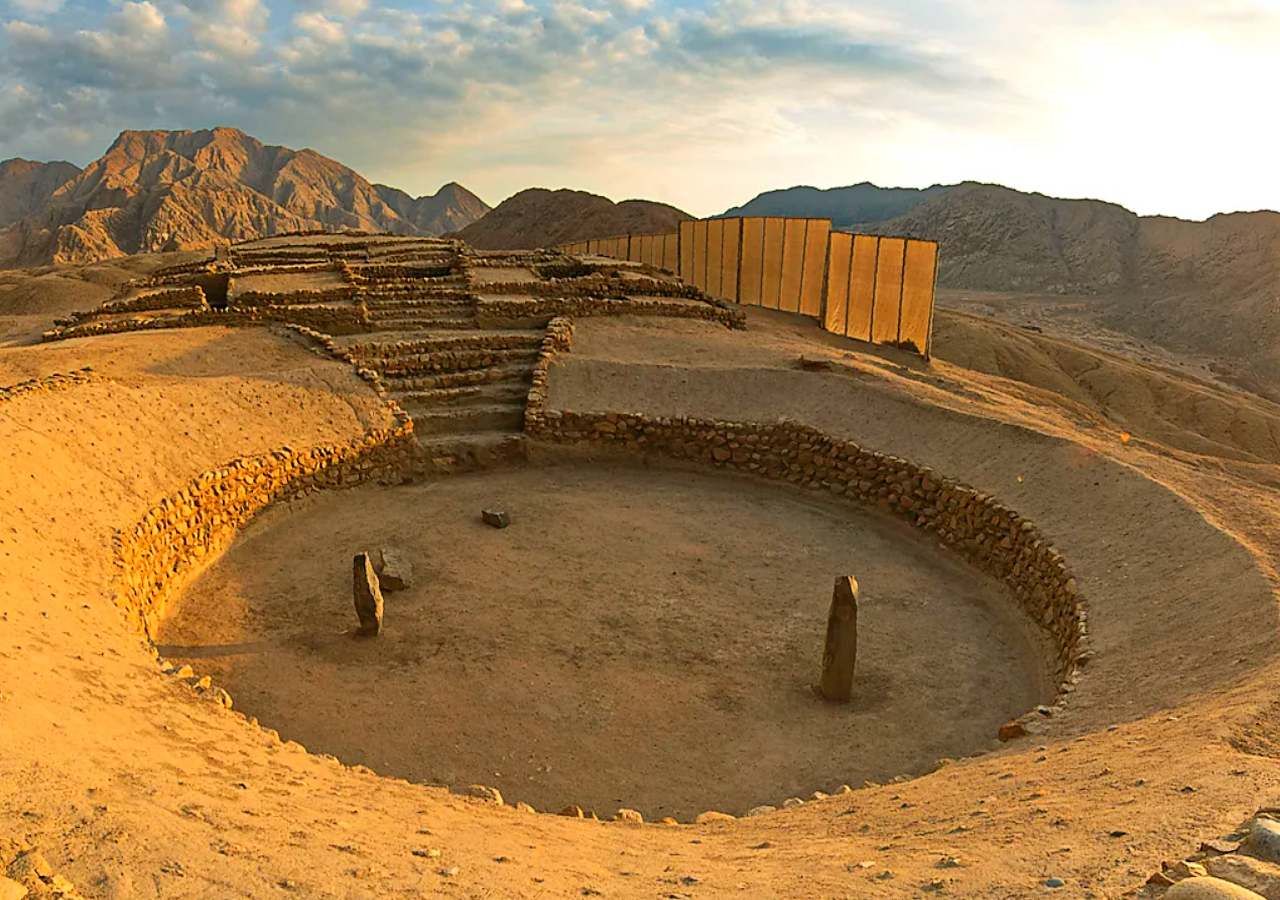 Resti archeologici di Peñico, l'antica città che sfidò il deserto peruviano e sopravvisse ai cambiamenti climatici senza ricorrere alla guerra. Immagine: Governo del Perù.