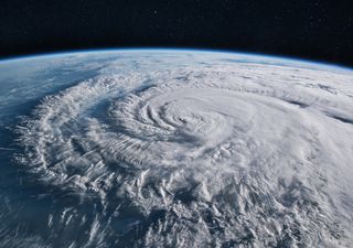 Il muro invisibile: perché gli uragani non attraversano mai l’equatore