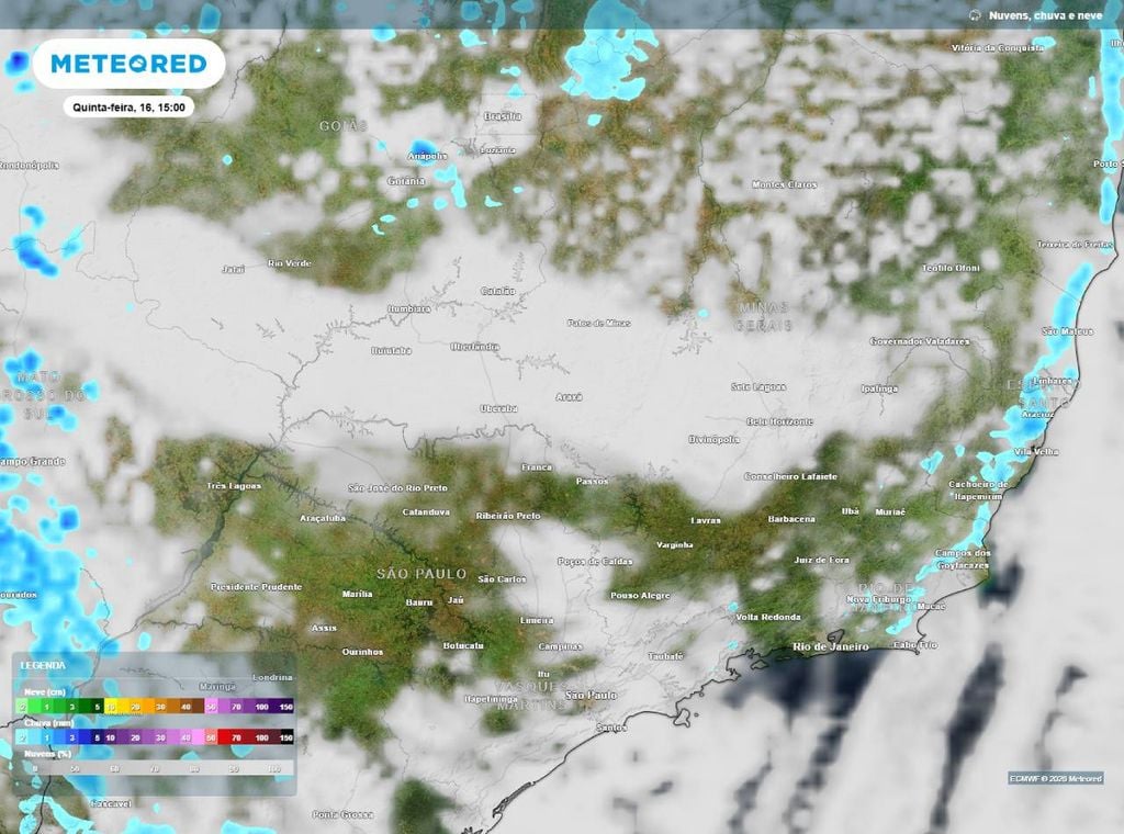 Previsão de precipitação (em mm) e nebulosidade para quinta-feira (16) à tarde (15h), segundo o modelo europeu ECMWF.