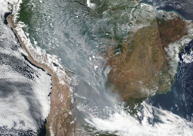 Fumaça incêndios Brasil, amazônia, pantanal Fumaça incêndios Brasil, amazônia, pantanal