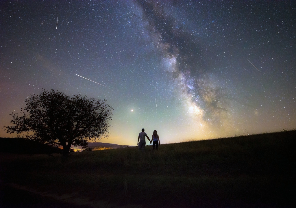Una noche bajo las estrellas. Una noche bajo las estrellas.