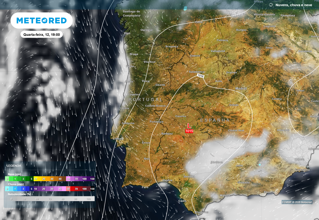 É possível que amanhã, 12 de agosto, surjam nuvens a baixa altitude em várias zonas da faixa costeira a norte do Cabo Raso, situação que poderá dificultar localmente a visualização do eclipse solar, que decorrerá aproximadamente entre as 18:30 e as 20:25, dependendo da localização, com o máximo a ocorrer, de forma geral, entre as 19:30 e as 19:40.