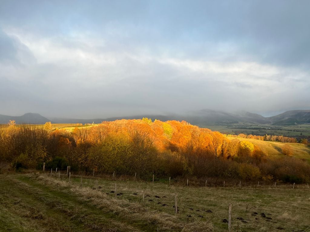 Après une première partie d'octobre perturbée, les conditions pourraient se calmer plus durablement durant les vacances de la Toussaint.