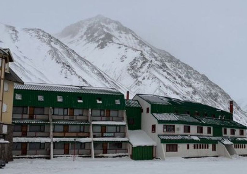 Mendoza tendrá su primera pista de patinaje sobre hielo al aire libre en Penitentes Mendoza tendrá su primera pista de patinaje sobre hielo al aire libre en Penitentes