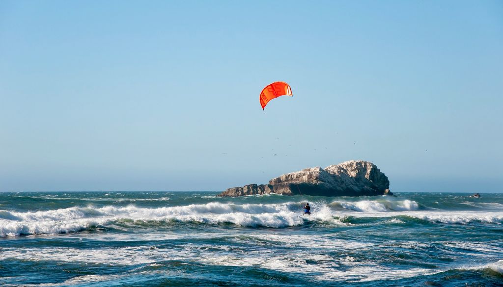 Kitesurf en Matanzas, Chile. Matanzas es un excelente destino para practicar kitesurf.