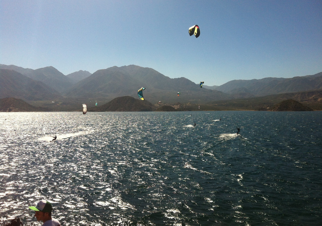 Visitas a bodegas, catas al aire libre, trekking por senderos de montaña o deportes aventura son parte del abanico de actividades en Luján.