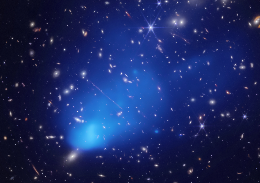 Les observations et les simulations de l'amas de galaxies El Gordo pourraient fournir de nouvelles informations sur la matière noire. Crédit : ESO/Hubble