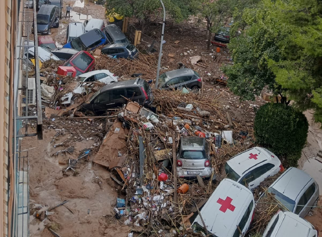 Les dégâts après le passage de l'orage sont dantesques, certains villages sont totalement défigurés. Les dégâts après le passage de l'orage sont dantesques, certains villages sont totalement défigurés.
