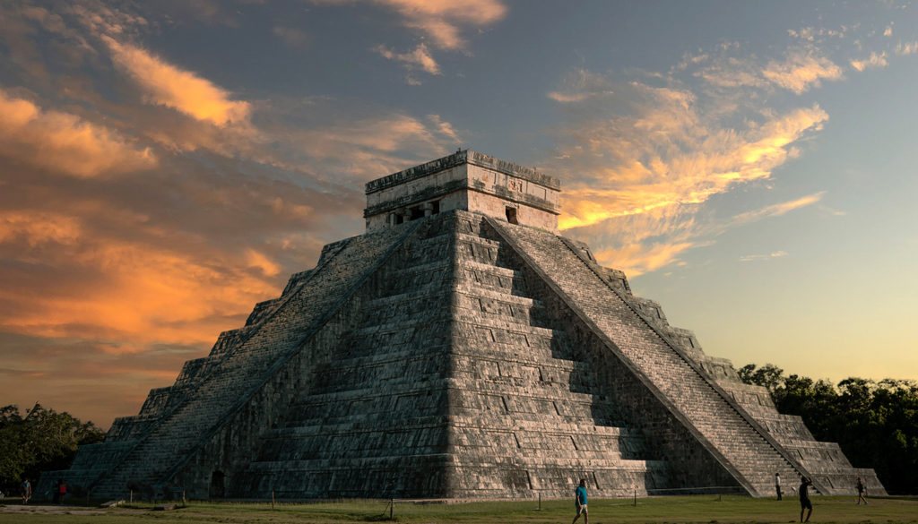 Chichén Itzá, México, es un testimonio de la grandeza de la civilización maya, con sus impresionantes templos, pirámides y conocimientos astronómicos excepcionales.