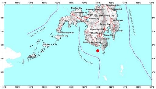 Terremoto de 7.8 y multiples replicas sacuden Filipinas: colapsan edificios y activan alerta de tsunami en Asia
