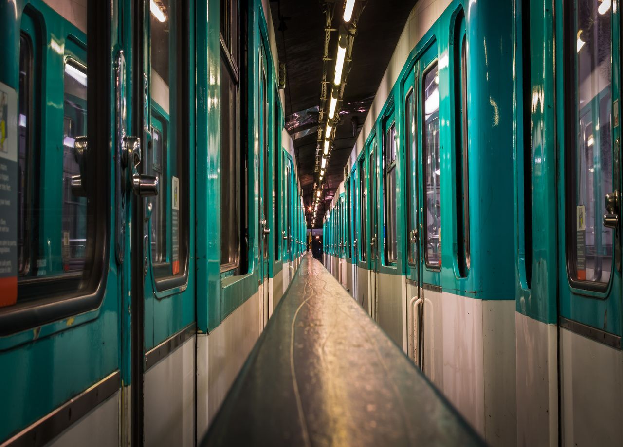Dans le métro parisien, trois stations dépassent le seuil maximum de concentration en particules fines PM10 recommandé par l'Anses.