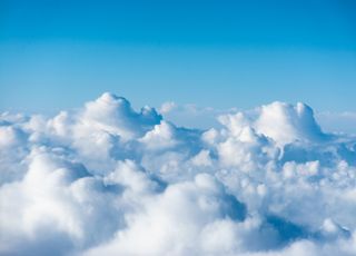 Pollution : pour la première fois, des microplastiques retrouvés dans les nuages !