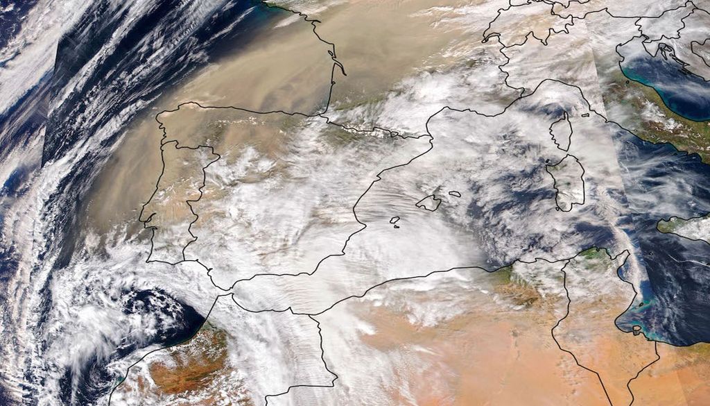 Imagen de archivo de una irrupción de polvo del desierto sobre parte de Europa. Fuente: NASA