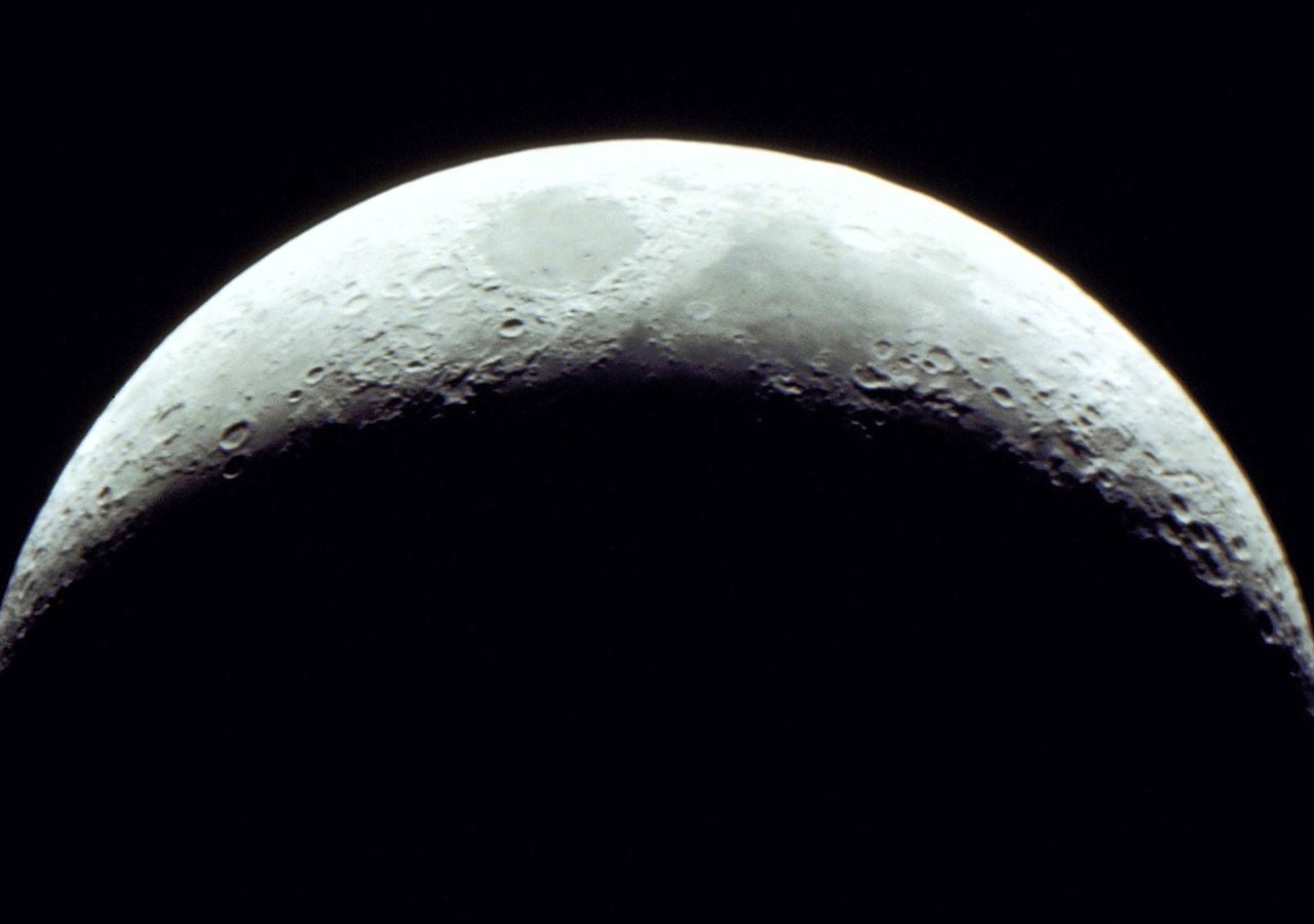 La búsqueda por responder la antigua pregunta de "¿Qué hora es en la luna?" está a punto de recibir una respuesta definitiva. La NASA tiene la tarea de crear el primer estándar unificado de tiempo para la luna y otros cuerpos celestes para fines de 2026.