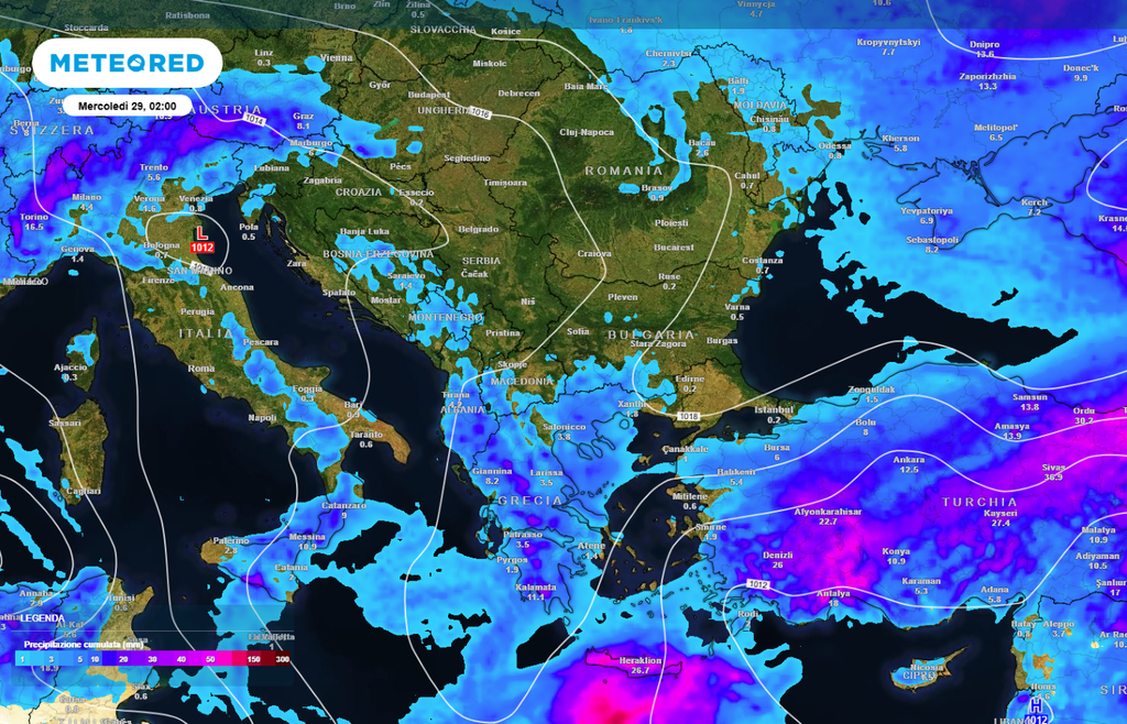 Sempre secondo gli ultimi aggiornamenti dei modelli matematici, per il ponte del primo maggio avremo cielo in prevalenza nuvoloso o coperto e non mancheranno anche rovesci e temporali.