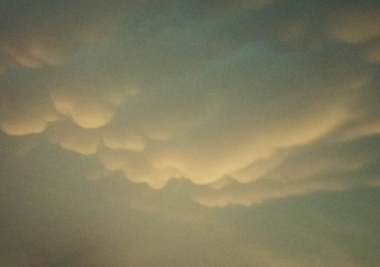 Presencia de nubosidad del tipo mammatus anticipó a la tormenta. Fotografía: Raúl Uvalle