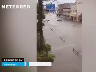 Las fuertes lluvias provocadas por el Tifón Shanshan, causan estragos en Kanagawa, Japón