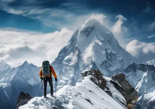 Por la cantidad de caca humana en el Everest, las autoridades imponen nuevas regulaciones para los montañistas