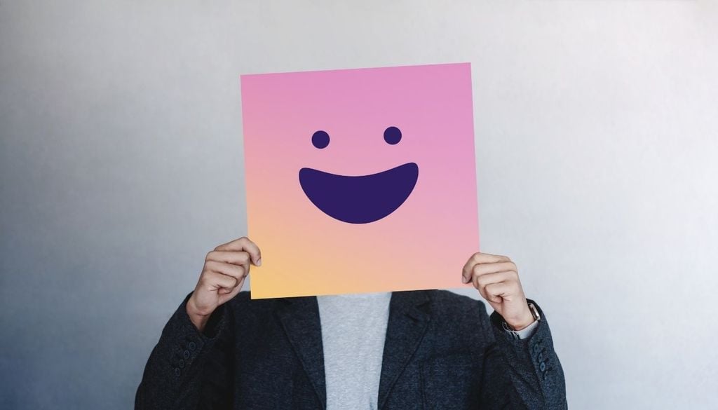 Depresión sonriente La investigación publicada en Discover Mental Health estudió a 292 personas y encontró que el camuflaje aparecía en participantes con distintos niveles de síntomas depresivos.
