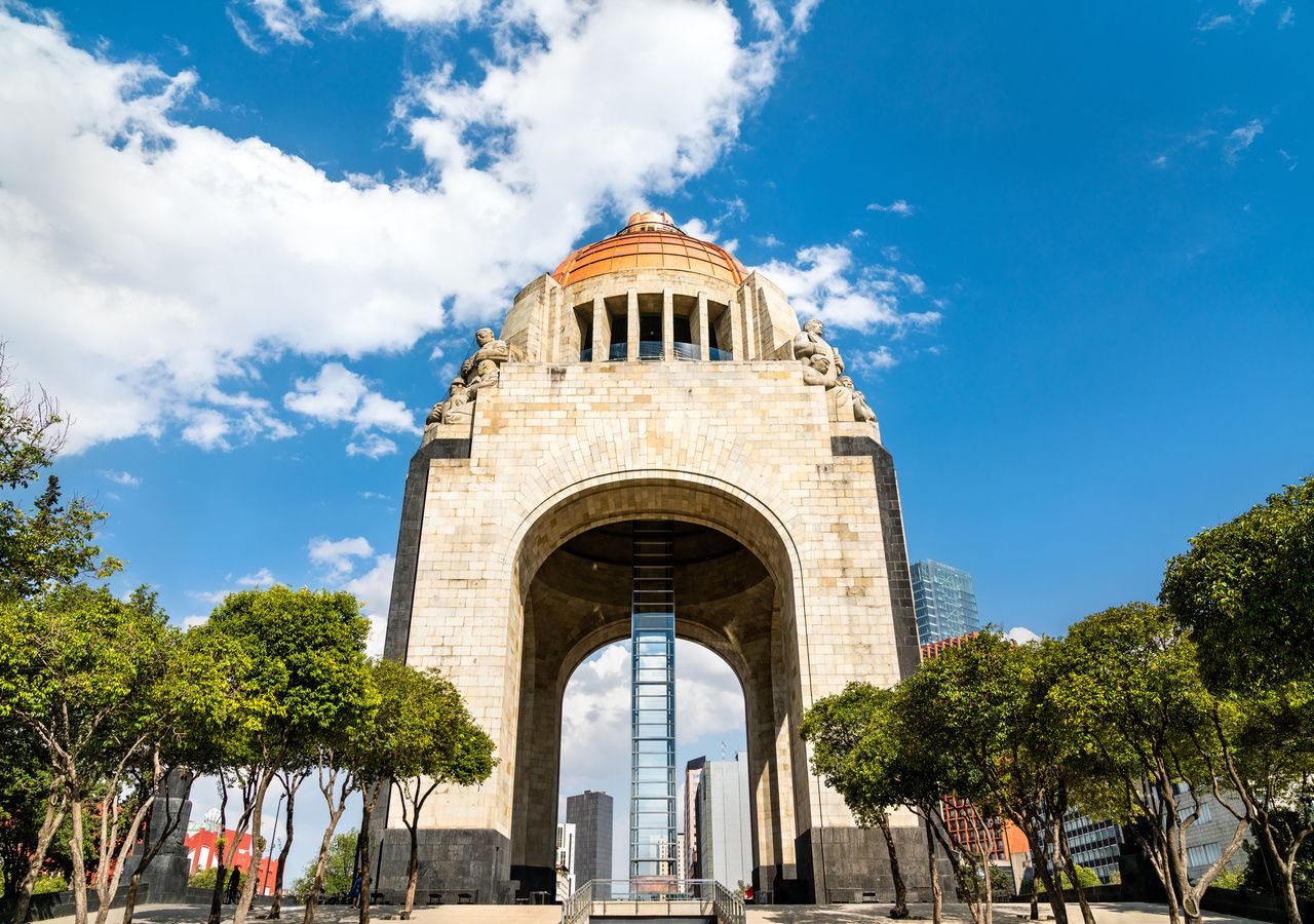 En las grandes plazas de la CDMX el calor es más intenso que en otras zonas de la ciudad que tienen una mayor cobertura de árboles.