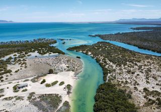 ¿Por qué el mar es salado si se alimenta mayoritariamente de ríos de agua dulce? Un experto en geografía lo explica